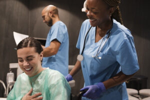 Can Diabetics Get Dental Implants? What You Need to Know Before Treatment 3 Doctor spending time with patients in a welcoming environment.