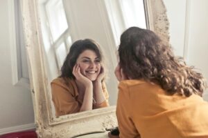 Looking for a Children’s Dentist Near Me in Crystal Lake? Here’s What to Know 1 What to Look for in a Children’s Dentist