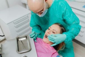 What Type of Dentist Does Dental Implants? Understanding Implant Expertise 1 Who Performs Dental Implant Procedures?